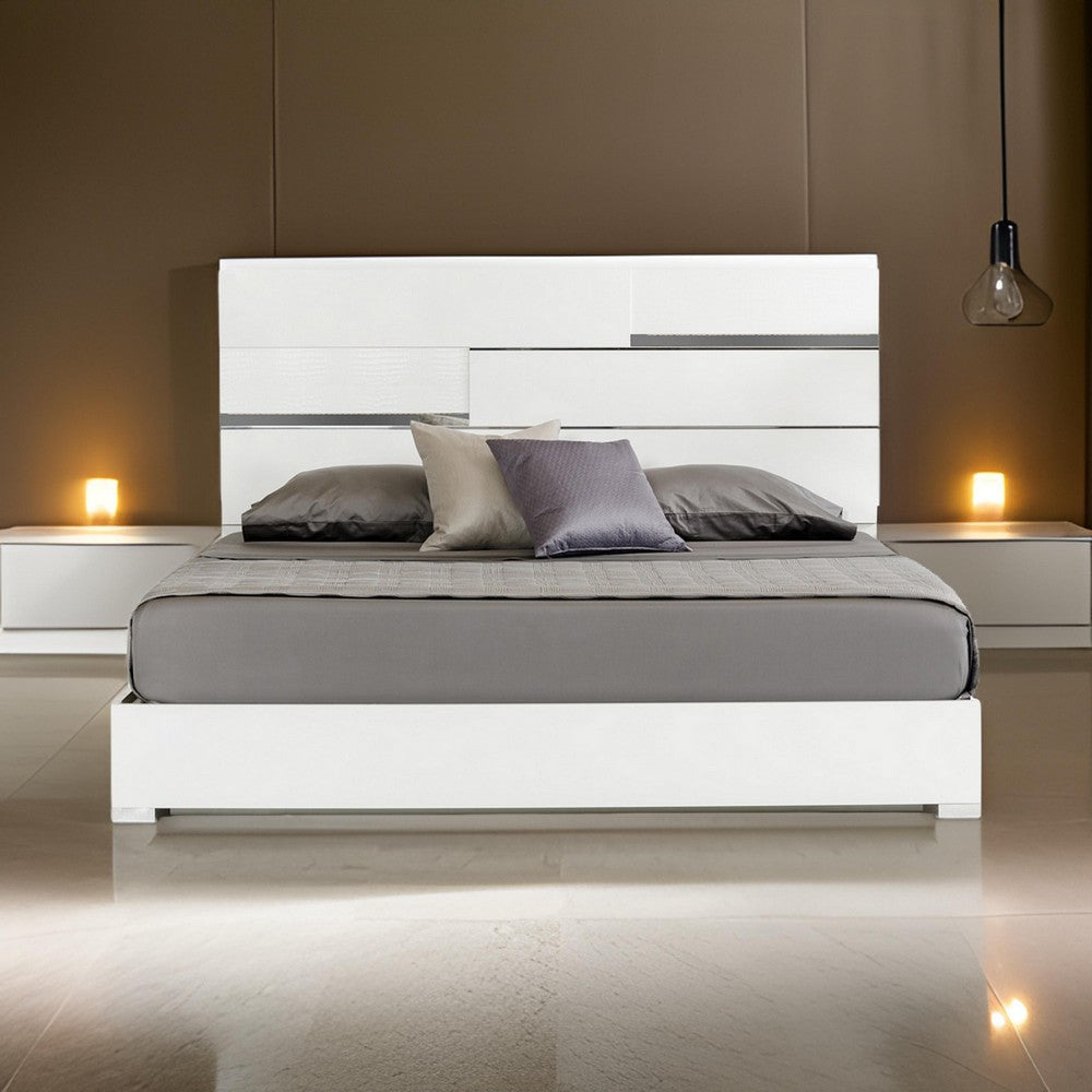 Cona Queen Size Platform Bed LED Light with Silver Accents White Finish By Casagear Home BM317527