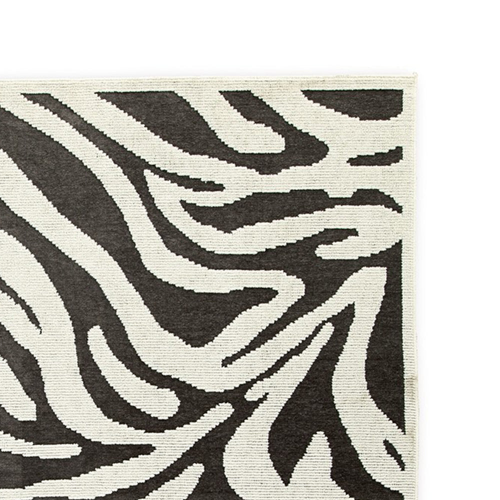 Thom 8 x 10 Large Area Rug Bold Zebra Print Black and White Polyester By Casagear Home BM318230