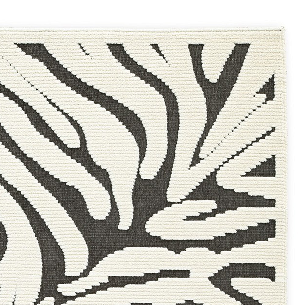 Thom 5 x 7 Medium Area Rug Bold Zebra Print Black and White Polyester By Casagear Home BM318272