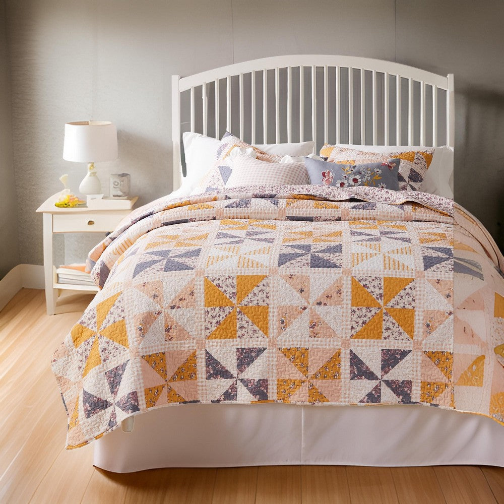 Jey 3pc Cal King Quilt and Pillow Sham Set Pinwheel Patchwork in Peach By Casagear Home BM319659