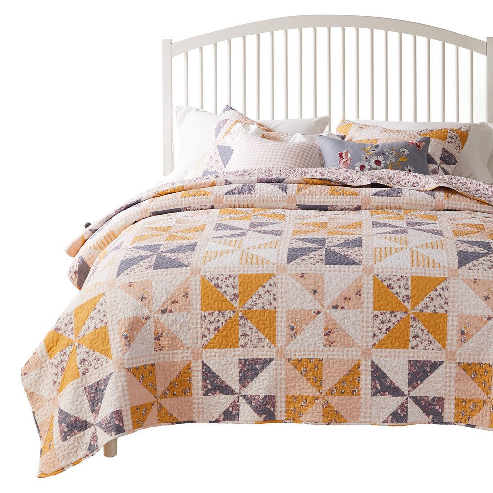 Jey 3pc Cal King Quilt and Pillow Sham Set, Pinwheel Patchwork in Peach By Casagear Home