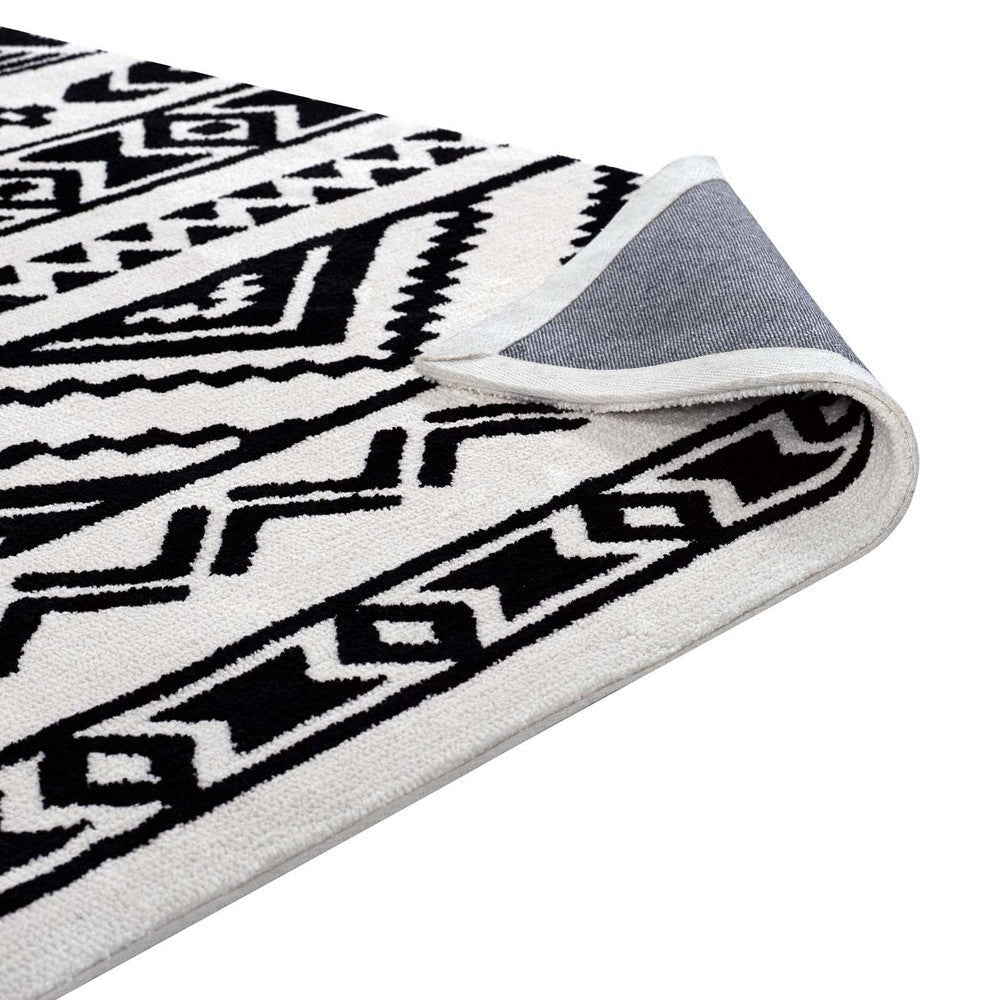 Haku Geometric Moroccan Tribal 5x8 Area Rug Black and White - No Shipping Charges MDY-R-1010A-58