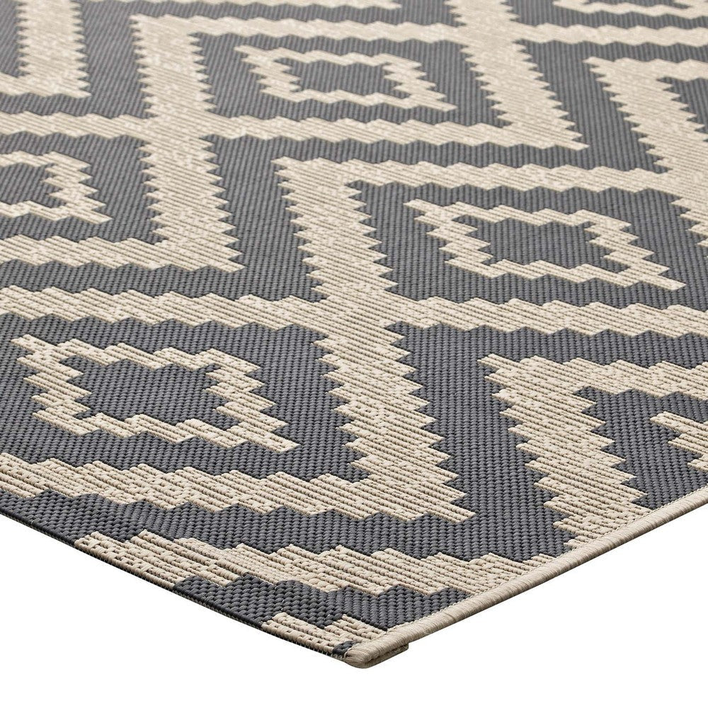 Jagged Geometric Diamond Trellis 5x8 Indoor and Outdoor Area Rug - No Shipping Charges MDY-R-1135A-58