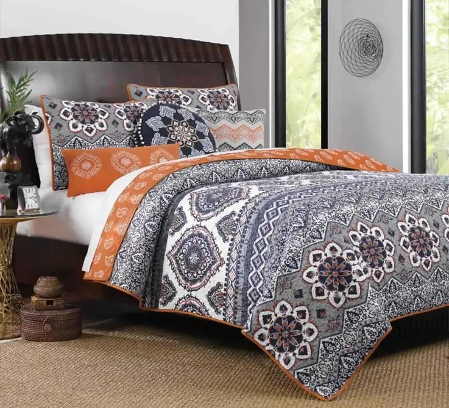 Damask Print Queen Quilt Set with Embroidered Pillows