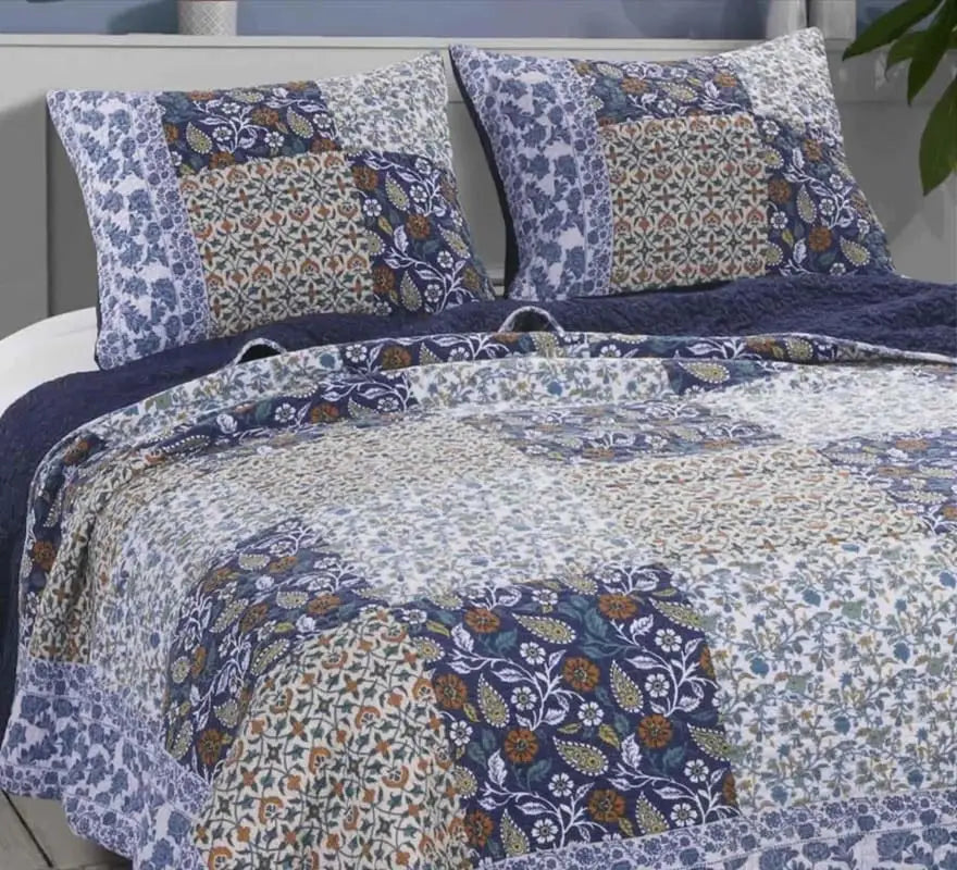 3 Piece Cotton King Size Quilt Set with Leaf Print