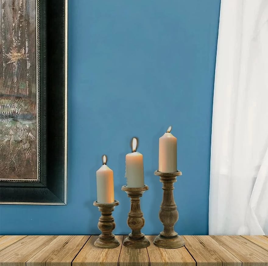 Natural Wooden Finish Pillar Shaped Candleholder