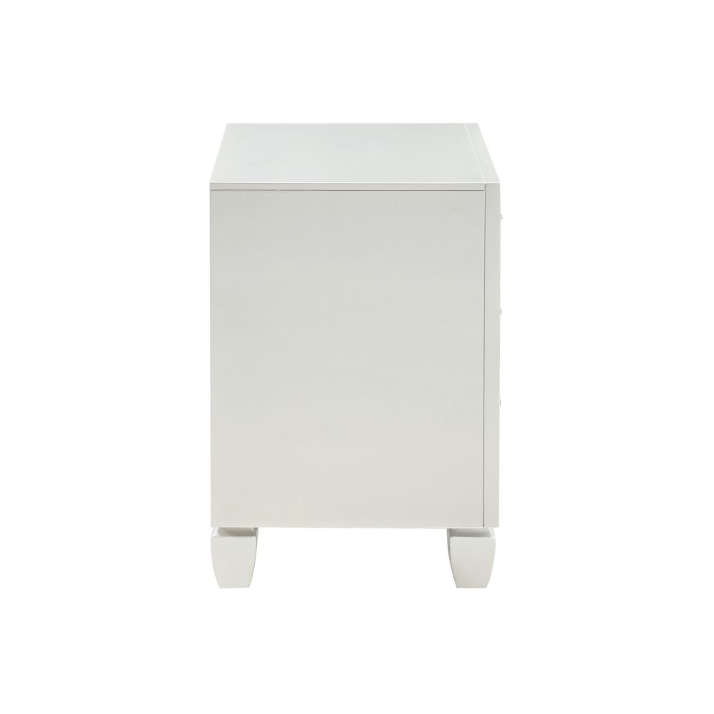 Lexi 28 Inch Modern Nightstand with 3 Drawers Shimmer Accents Off White By Casagear Home BM287992